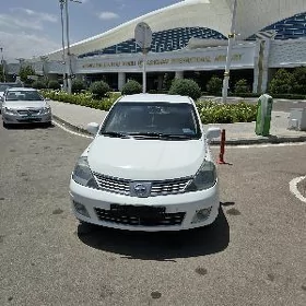 Nissan Versa 2010