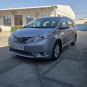 Toyota Sienna 2016