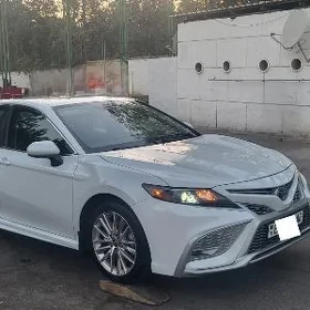 Toyota Camry 2021