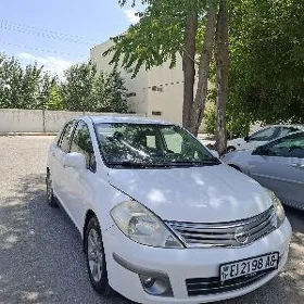 Nissan Versa 2010