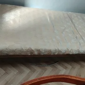 Krowat (кровать