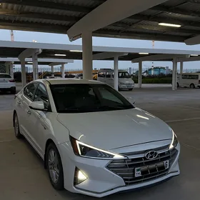 Hyundai Elantra 2020