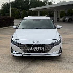 Hyundai Elantra 2022