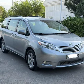 Toyota Sienna 2013