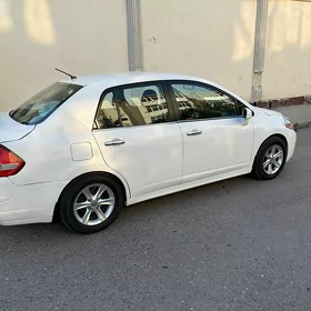 Nissan Versa 2010