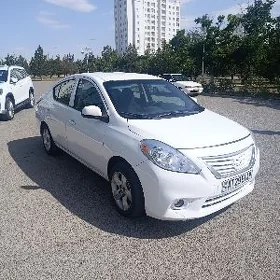 Nissan Versa 2013