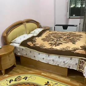 кровать