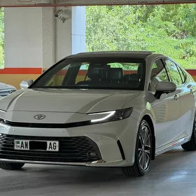 Toyota Camry 2025