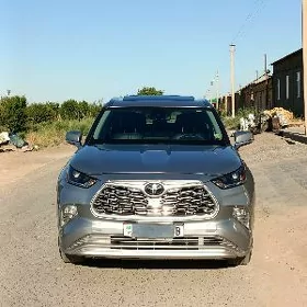 Toyota Highlander 2021