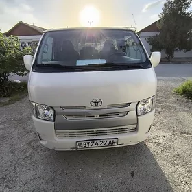 Toyota Hiace 2018