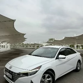 Hyundai Elantra 2022