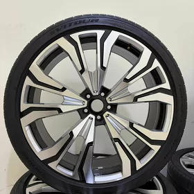Vitour 275/35ZR23