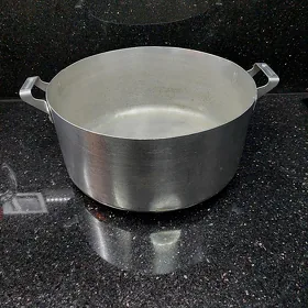 кастрюли