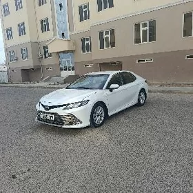 Toyota Camry 2021