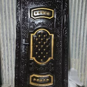 DEMIR DAŞGY GAPYLAR