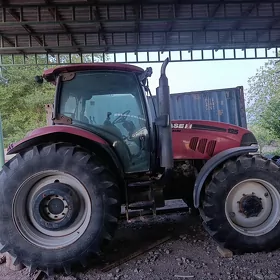 Case STX325 Accusteer 2016