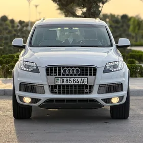 Audi Q7 2013