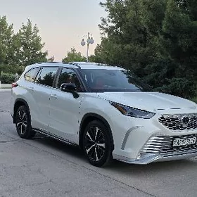 Toyota Highlander 2021
