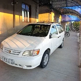 Toyota Sienna 2001