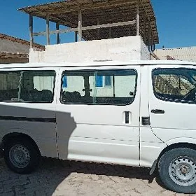 Toyota Hiace 2011