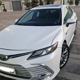 Toyota Camry 2021