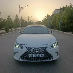 Lexus ES 250 2021