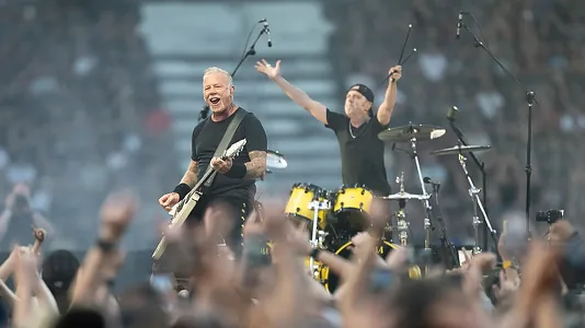 «Metallica» rok topary Gyzyl Haç jemgyýetine 10 müňe golaý donor toplap berdi