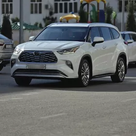 Toyota Highlander 2022