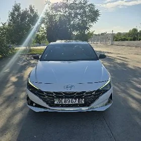 Hyundai Elantra 2022