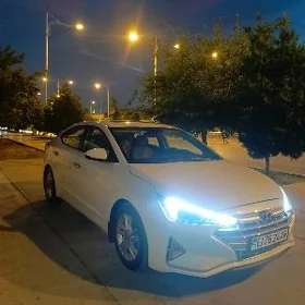 Hyundai Elantra 2020