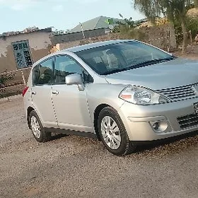 Nissan Versa 2012