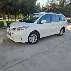 Toyota Sienna 2015