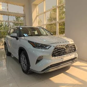 Toyota Highlander 2021