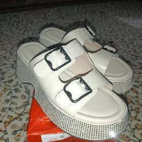 Gyzlaryñ şlopka