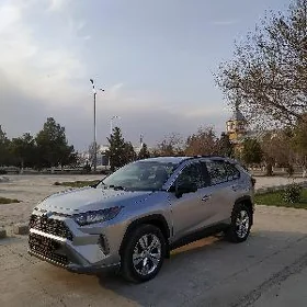 Toyota RAV4 2021