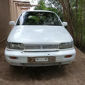 Mitsubishi Chariot 1993