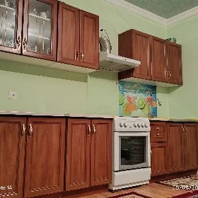 kuhniya skaf garnatur