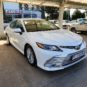 Toyota Camry 2021