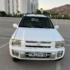 Infiniti Q 1999