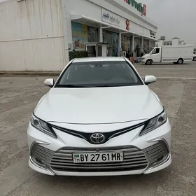 Toyota Camry 2021