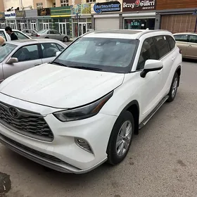 Toyota Highlander 2023