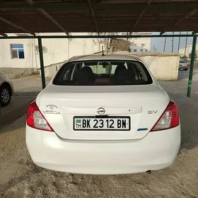 Nissan Versa 2012