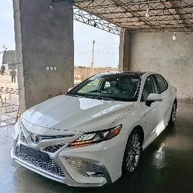 Toyota Camry 2021