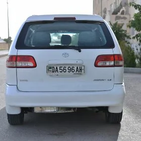 Toyota Sienna 1999