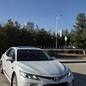 Toyota Camry 2019