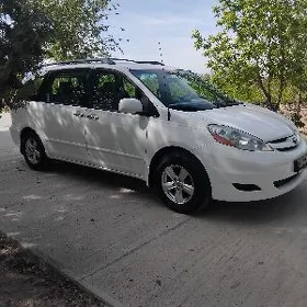 Toyota Sienna 2008
