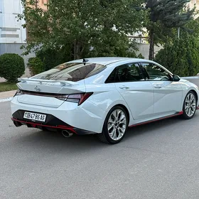 Hyundai Elantra 2022