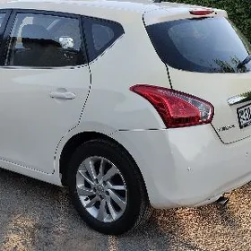 Nissan Tiida 2013