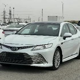 Toyota Camry 2020