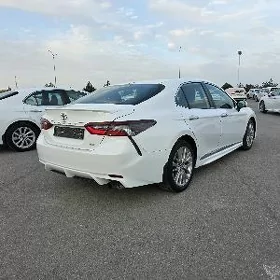Toyota Camry 2021